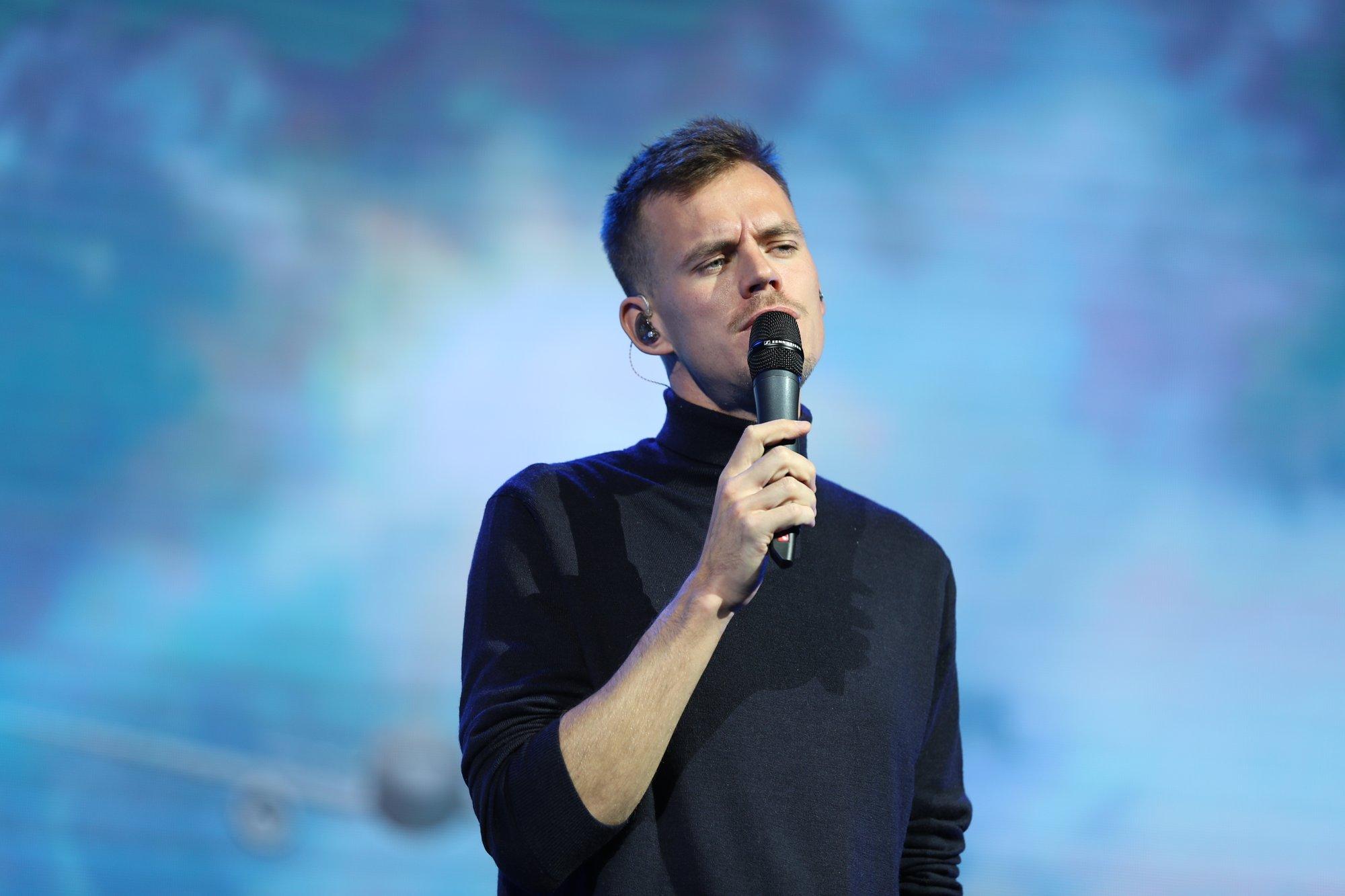 Muusik NOËP meenutab elu jultunumat külgelöömist: mingit dokumenti polnud, oli poolpaljas naine