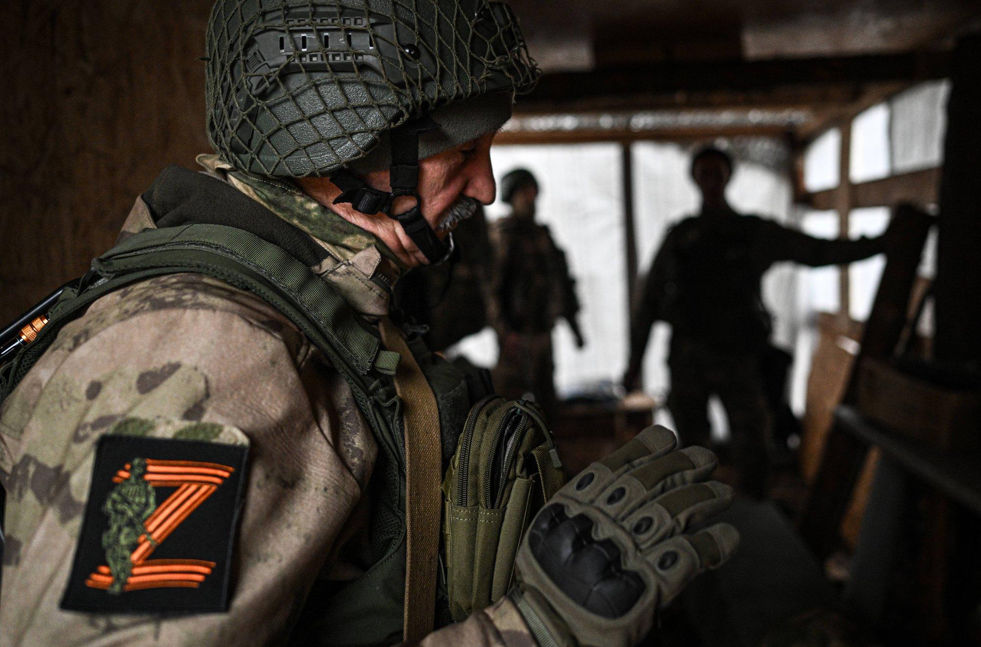 Vene mobiliseeritute naised teatasid, et nende mehi on hakanud rindel kimbutama FSB