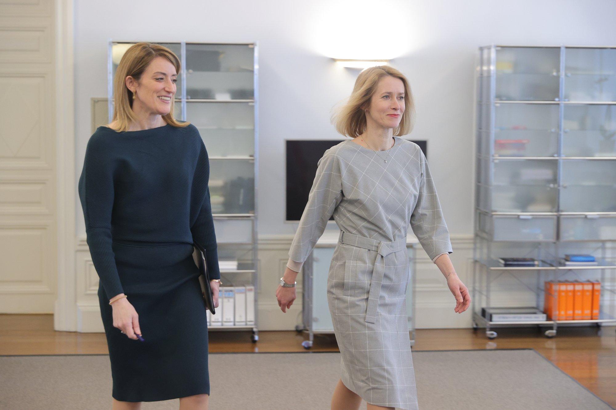 FOTOD | Kolm on kohtu seadus! Kaja Kallas kandis Joe Bideniga kohtudes üht oma kuulsaimat kleiti