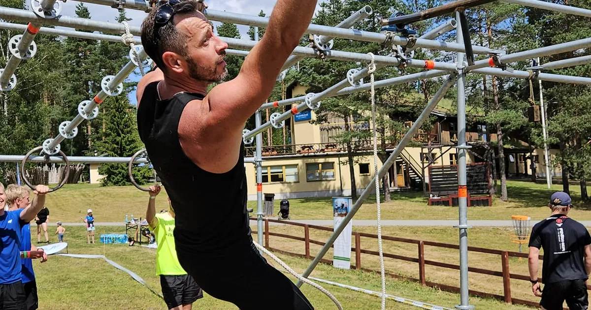 Valgehobusemäel korraldati takistusejooks