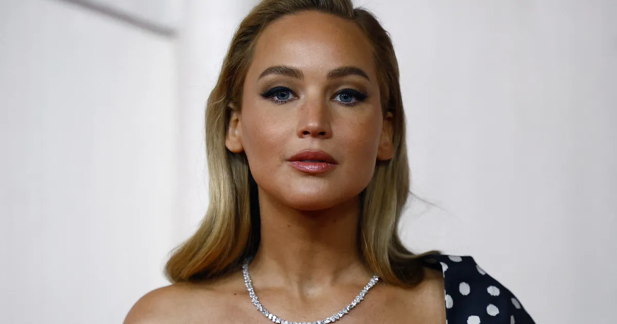 BEEBIUUDISED ⟩ Jennifer Lawrence on taas lapseootel!