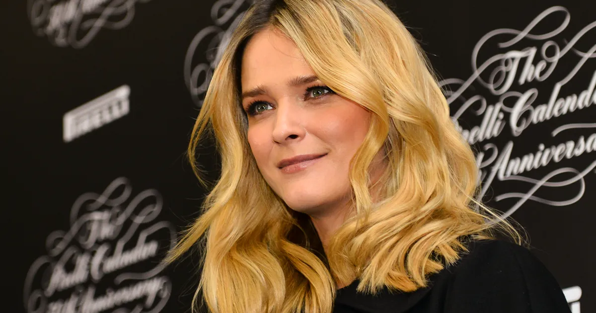 FOTO ⟩ Supermodell Carmen Kass sai emaks