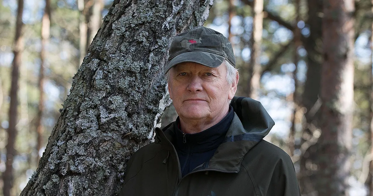 MELOMAANI MEMUAARID ⟩ Kuidas komnoored Jimi Hendrixi leinaseisakuks püsti kamandati