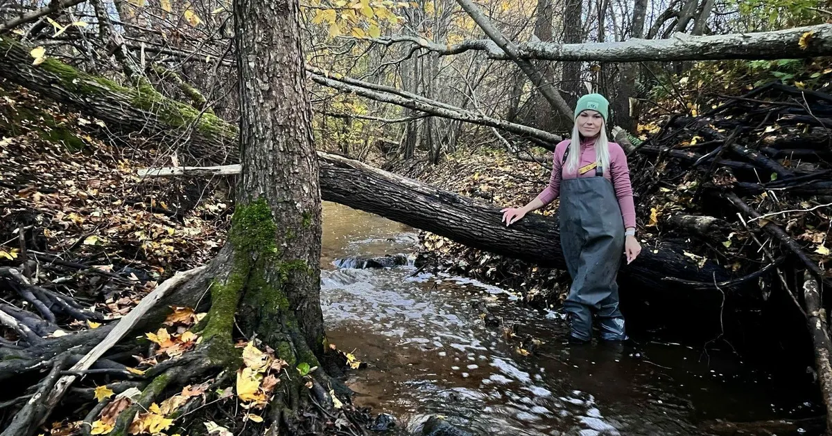 Vabatahtlik kalakaitsja pistab kalade nimel rinda kobraste, röövpüüdjate ja murdunud puudega