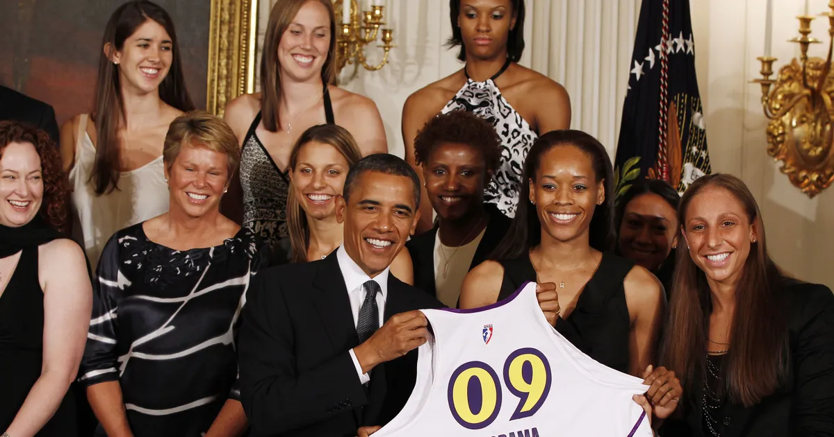 VIDEO ⟩ Barack Obama rääkis oma presidendiaja ahistamisest: naised haarasid mu istmikust