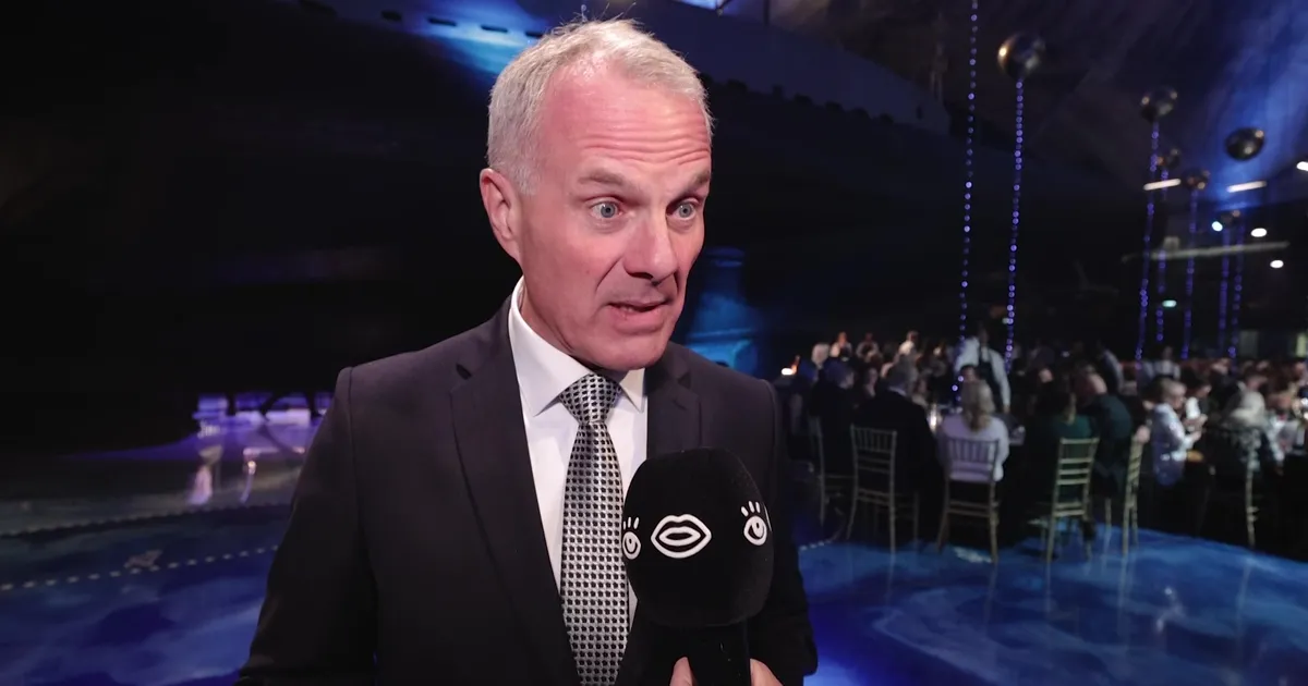 VIDEOINTERVJUU ⟩ Mart Mardisalu sai Narva-Jõesuus erakordse maitseelamuse: ta võlus sellest välja kuuekäigulise õhtusöögi