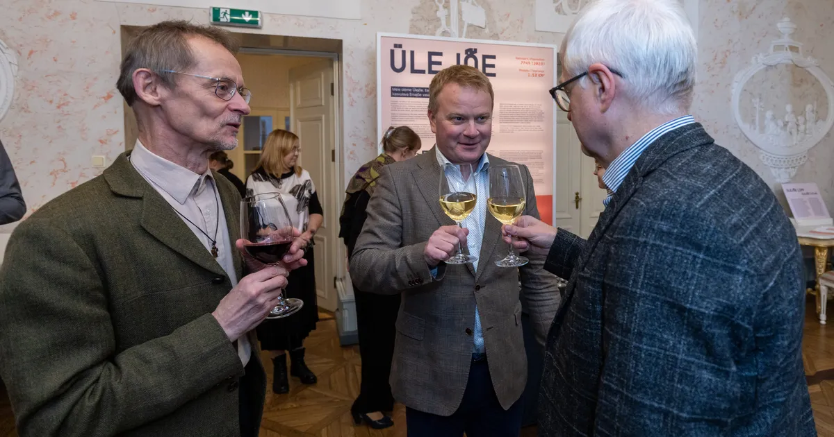 Galerii ⟩ Suure ajalookonverentsi avapäev lõppes vastuvõtuga linnamuuseumis