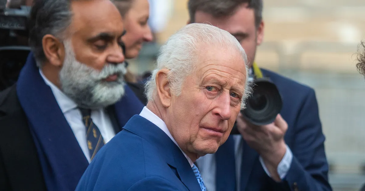 VIDEO ⟩ Kanada Dawson City astus koloniaalpärandi vastu!