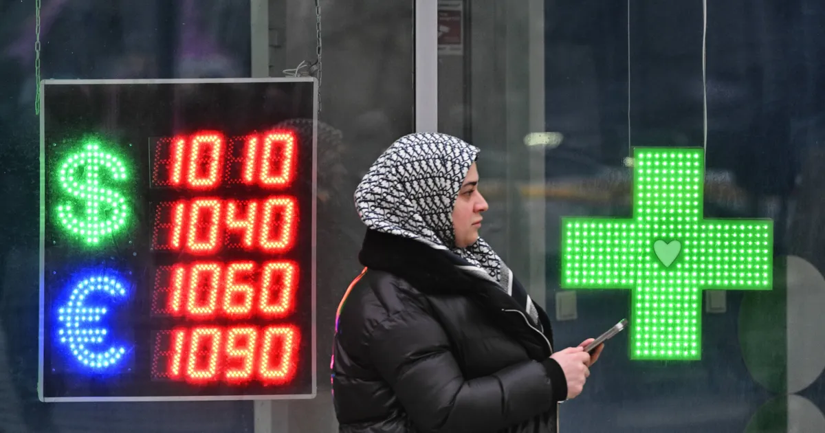 RUBLA KUKUB ⟩ Kas rubla kukkumine päästab või hävitab Venemaa majanduse?