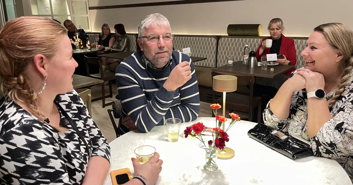 VIDEOINTERVJUUD ⟩ Savoy teatris etendunud «Kalevipojad – Made In Finland!» pakkus Soome eestlastele ohtralt äratundmist