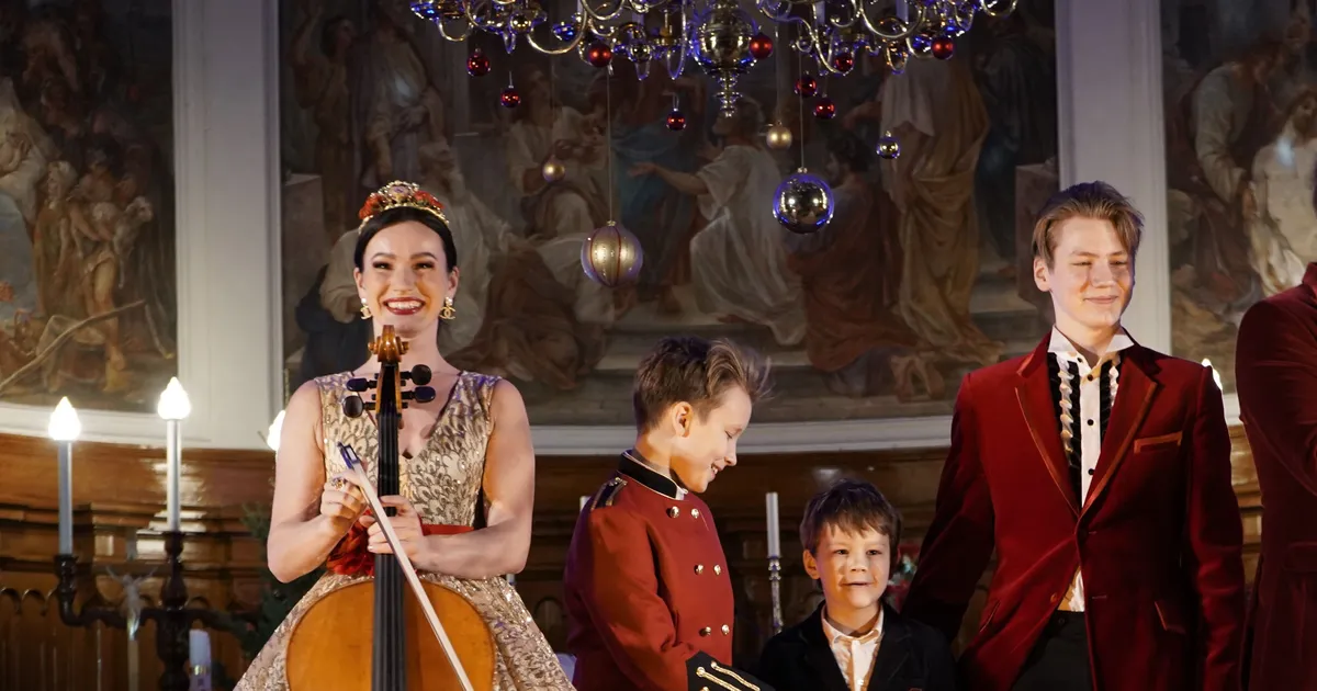 MISKI EI PEATA ⟩ «Pean tänama Suur-Karja tänava naabreid, kes ei salli muusikat ega lapsi!» Silvia Ilves sai jõuludeks koju