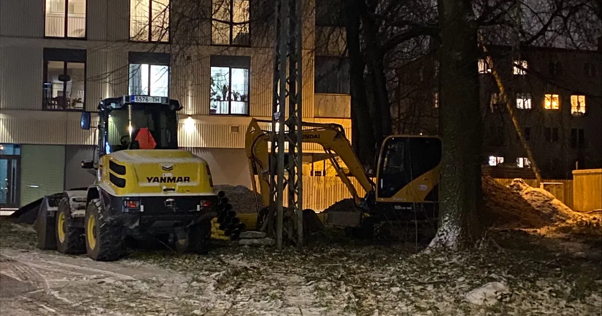 «Põristavad asfalti, nii et maja väriseb!» Öised teetööd Paldiski maanteel häirisid nii kohalikke kui ka tööde tegijat ennast