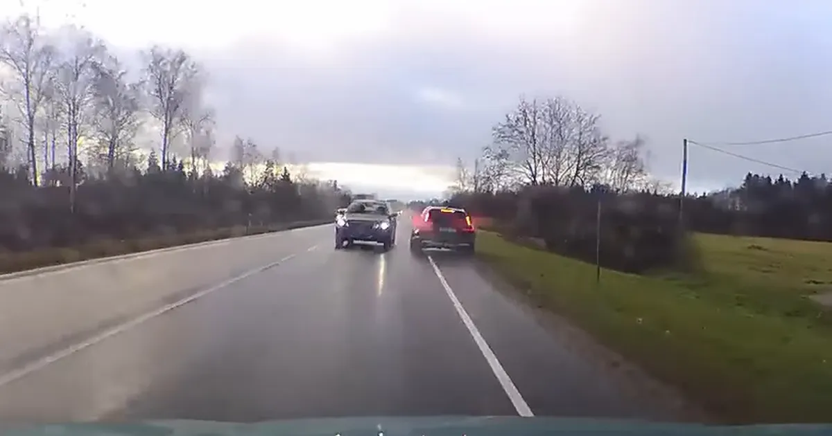 VIDEO ⟩ Politsei tegi üliohtliku möödasõidu teinud juhi isiku kindlaks