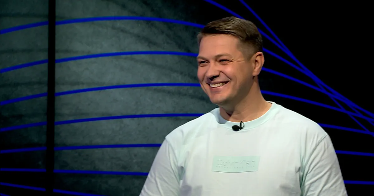 LÕBUS KLIPP ⟩ Saates «15 küsimust» astuvad juhuslikult vastamisi vennad: alles grimmis sain teada, et sama nimega tüüp on siin