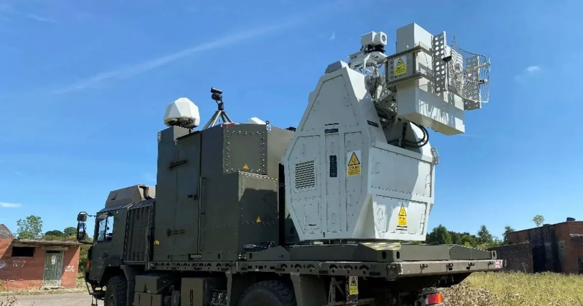 Vaata videot ⟩ See brittide elektrooniline relv pühib drooniparved taevast