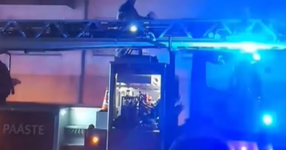 PEALTNÄGIJA VIDEO ⟩ Vaata, kuidas päästjad Põhja-Tallinna korteripõlengul ennastsalgavalt tegutsesid