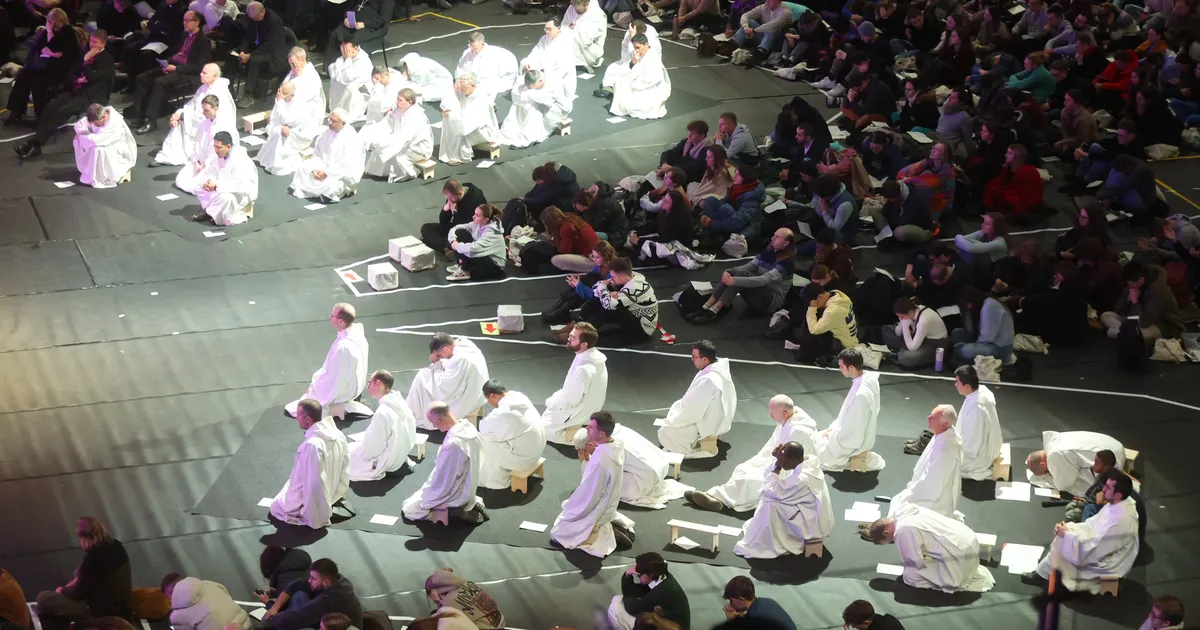 FOTOD ⟩ Tuhanded noored palverändurid kogunesid Tallinnas