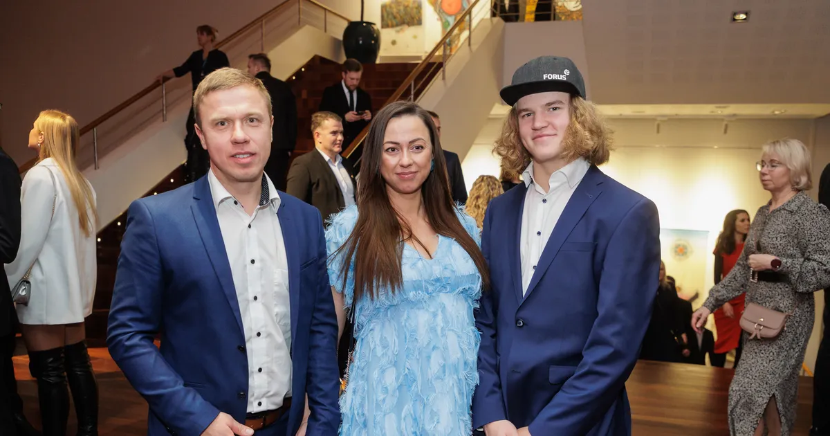 «Palju õnne, emme ja issi!» Henry Sildaru pühendas peagi sündivale väikevennale südamliku postituse