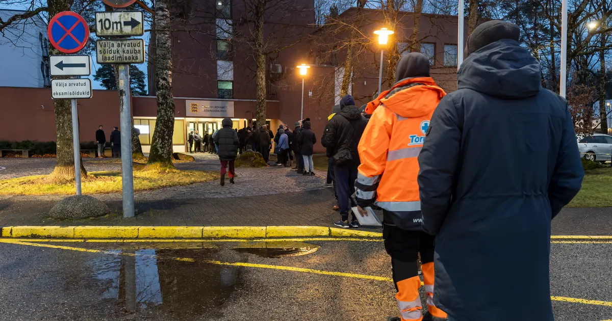 Galerii ⟩ Saabuv automaks tõi transpordiametisse järjekorra