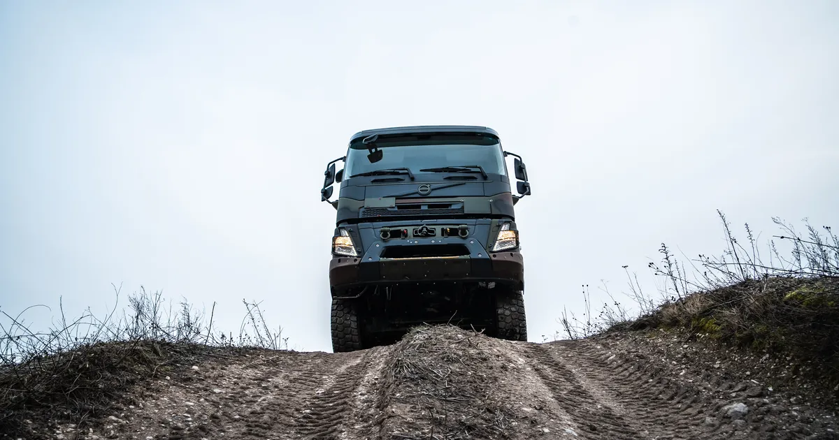 FOTOD ⟩ Kaitsevägi sai kätte uued taktikalised veokid