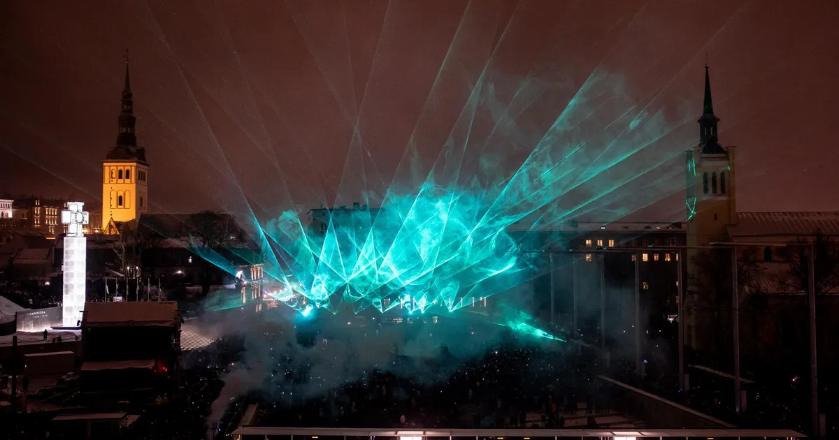 Suuremad linnad asendavad ilutulestiku valgusetendustega