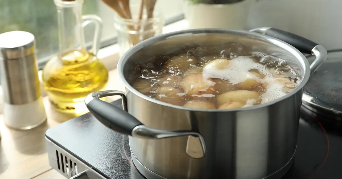 Ära raiska! 4 kasulikku asja, mida kartulite keeduveega teha