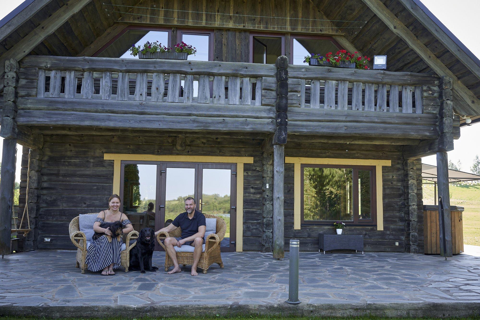 Tallinnast Võrumaale kolinud paar: maal on nii mõnus elada ja talvel iga päev ahju kütta!