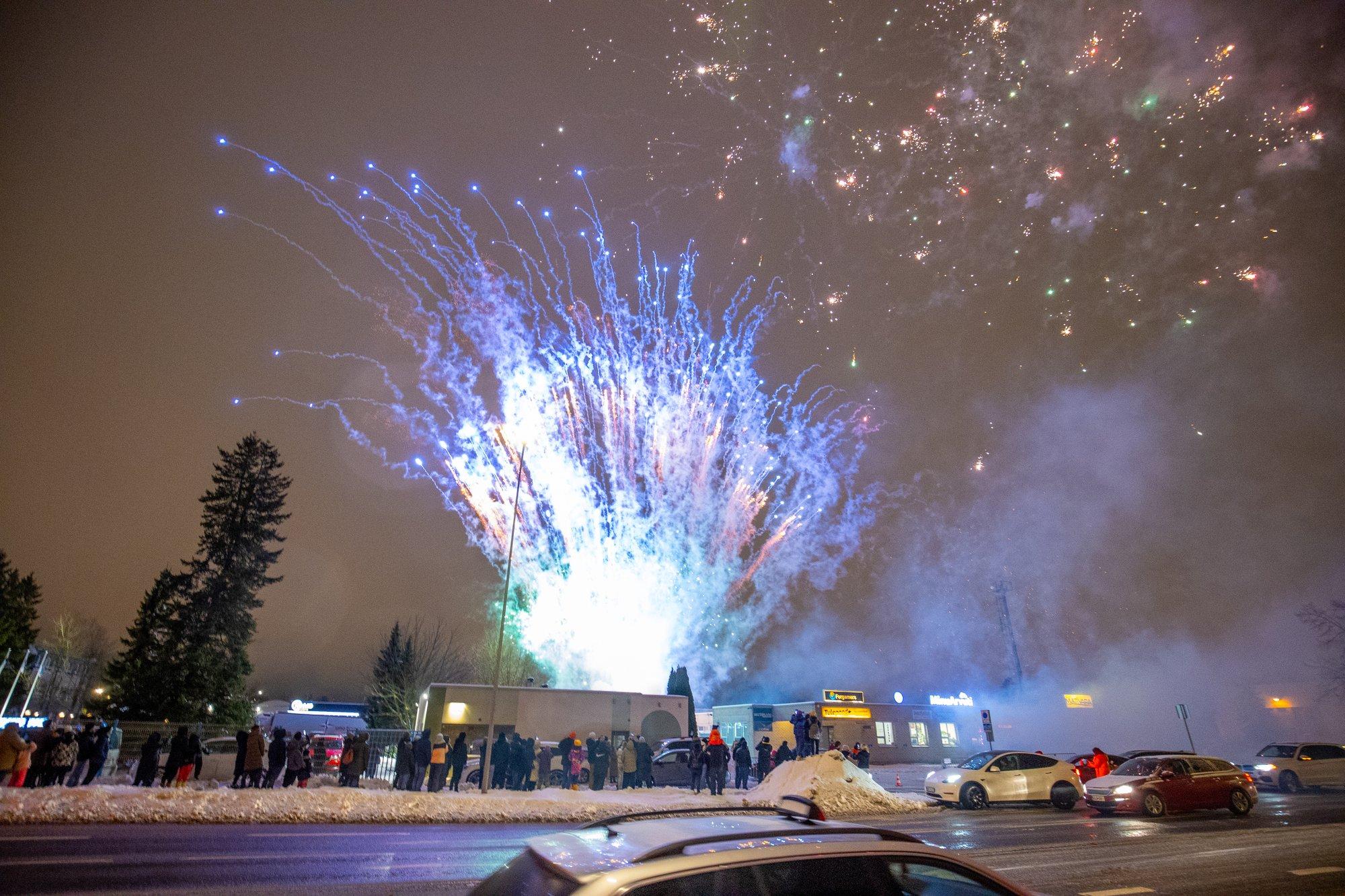 Eestlastele meeldib pauku lasta. Detsembris ostetakse suurtes kogustes ilutulestikku