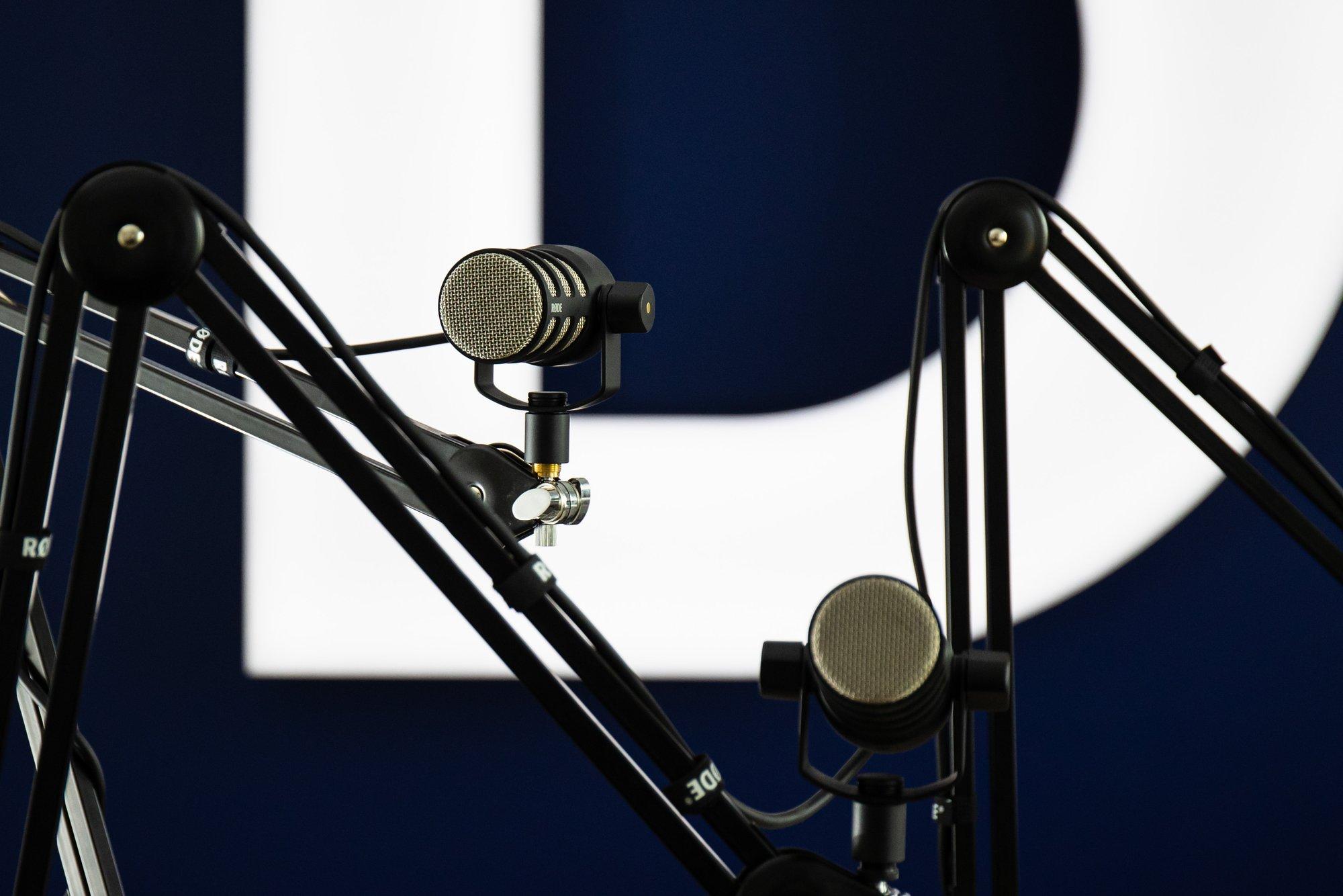 ÜLEVAADE | Ühes saates vähene võimukriitika, teises revolutsioonilised ideed. Milline Eesti raadiote arvamussaade saab hindeks 5+, milline aga 3?