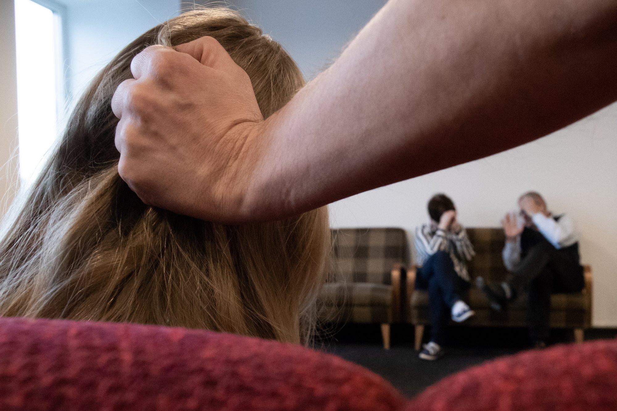 Pühad ja koduvägivald. „Lapsi peab peredest eemaldama ka pühadel. Iga selline otsus on emotsionaalselt raske ent lähtub lapse parimatest huvidest“