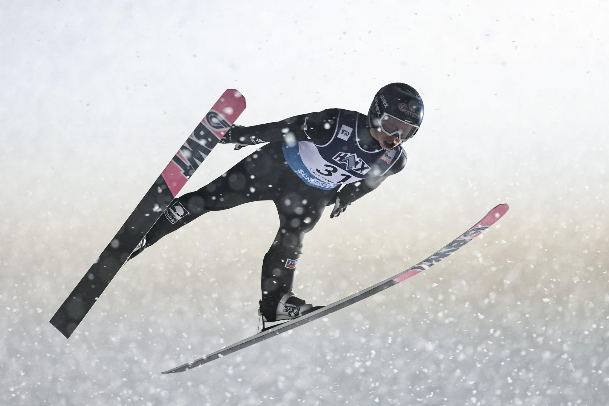 Aigro pääses nelja hüppemäe turnee avaetapil põhivõistlusele, 17-aastane Vagul piirdus kvalifikatsiooniga