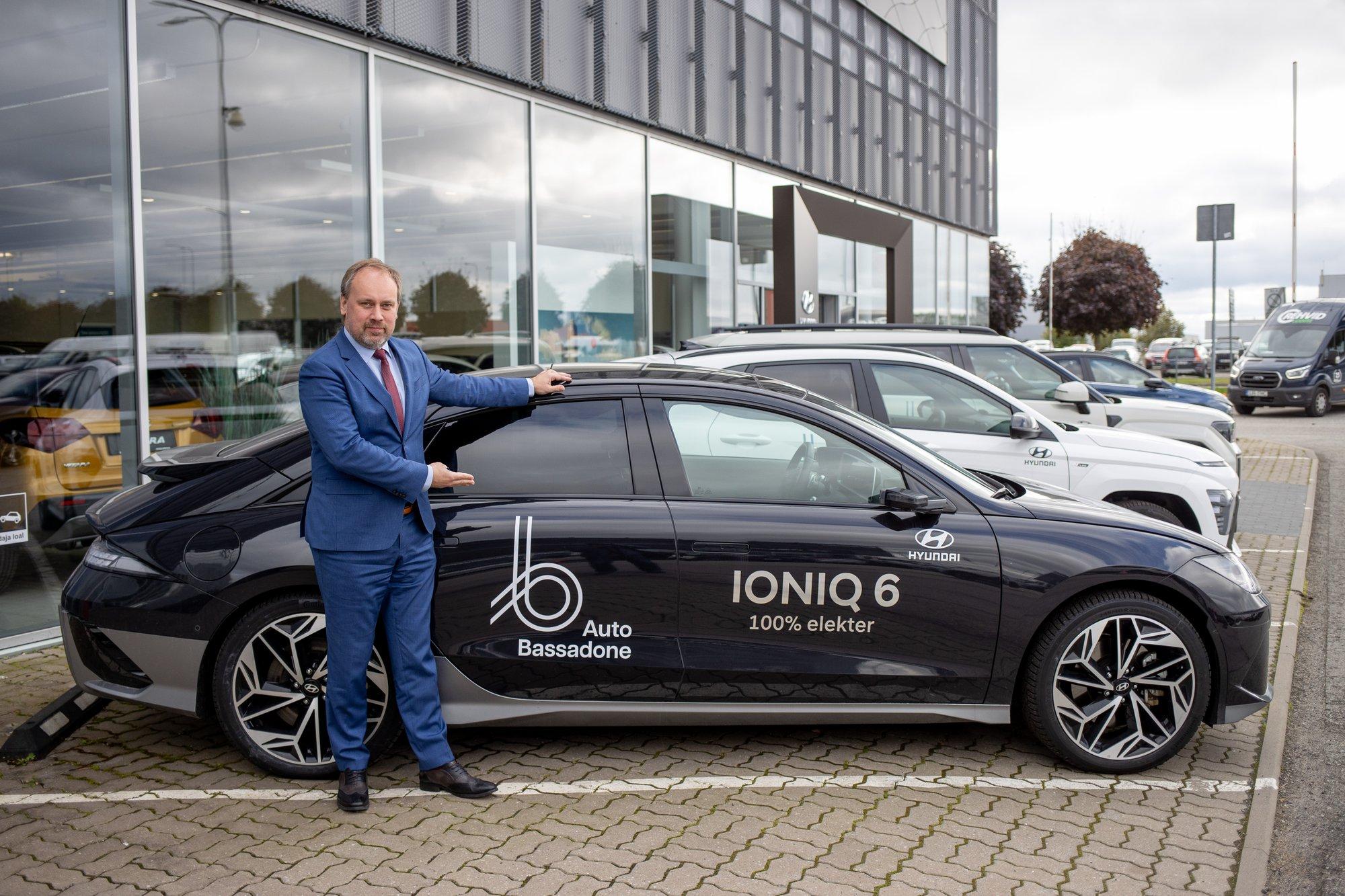 Automüük põhjas. Millega meelitavad müüjad maksušokis kliente tagasi autosid ostma?