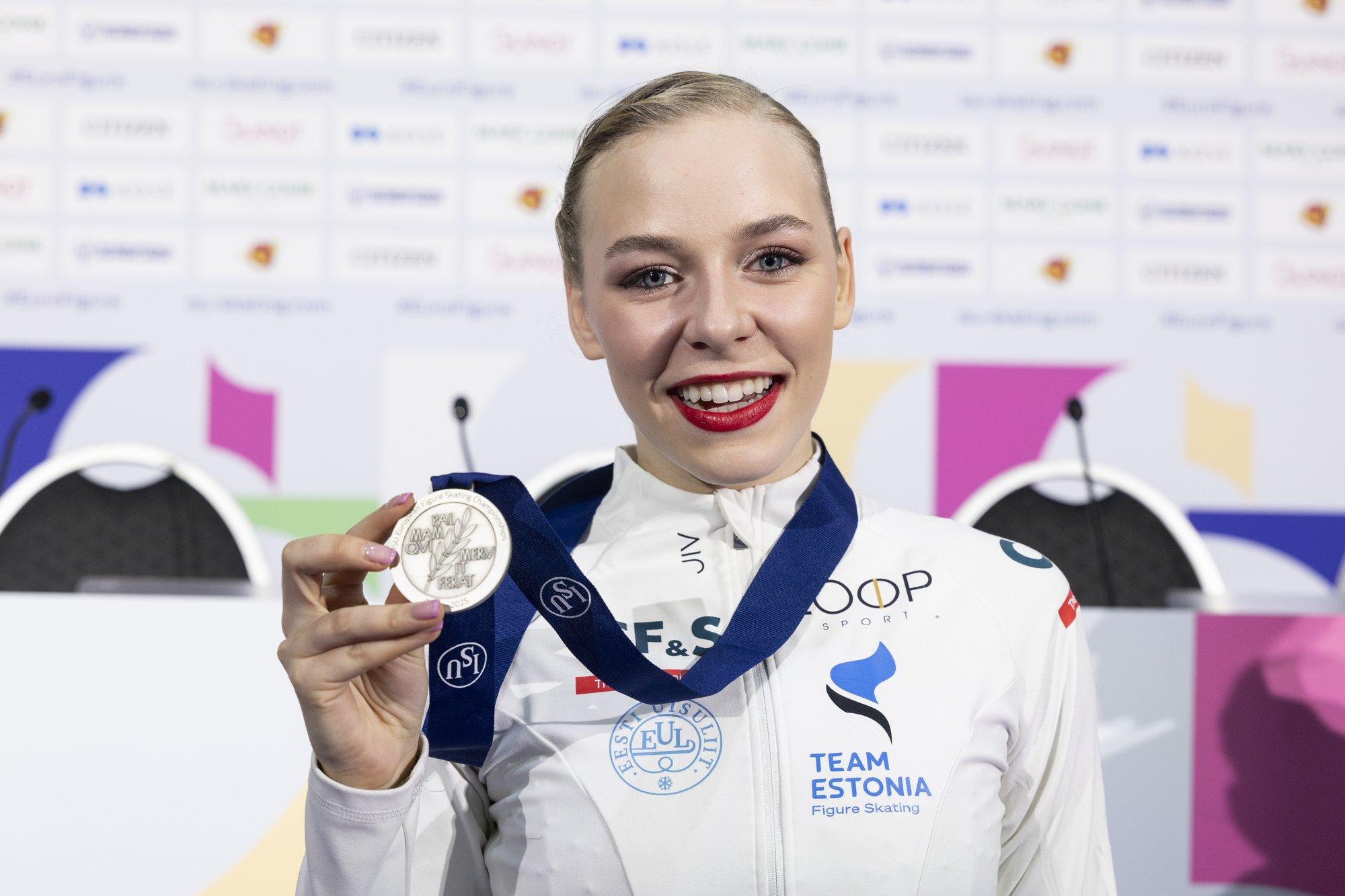 Väikese hõbemedali võitnud Petrõkina: võtsin närvid endaga lihtsalt jääle kaasa