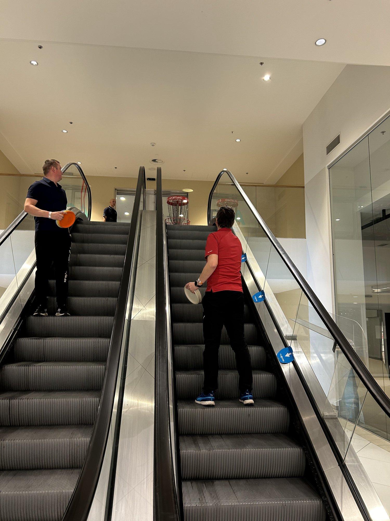 FOTOD | T1 keskuses toimunud discgolfi turniiri võitsid Kaidi Allsalu ja Mallor Mettis