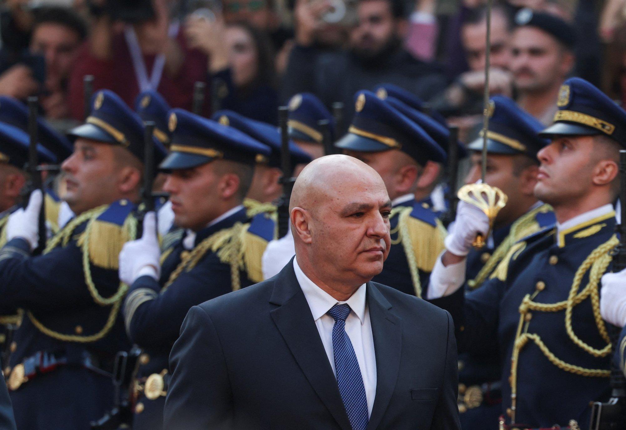 Liibanoni parlament valis presidendiks armeeülema Joseph Aouni