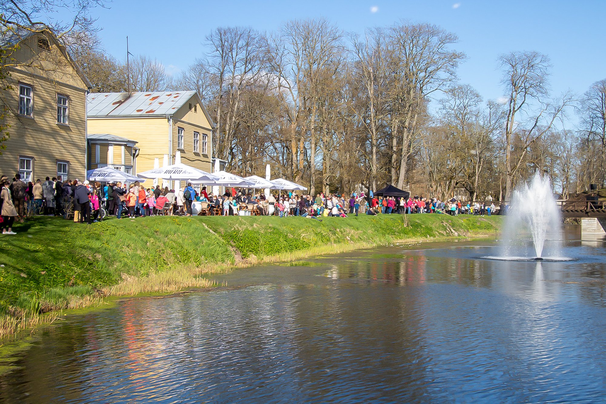 Kuressaare kuursaali hoone pandi sundmüügi tõttu oksjonile
