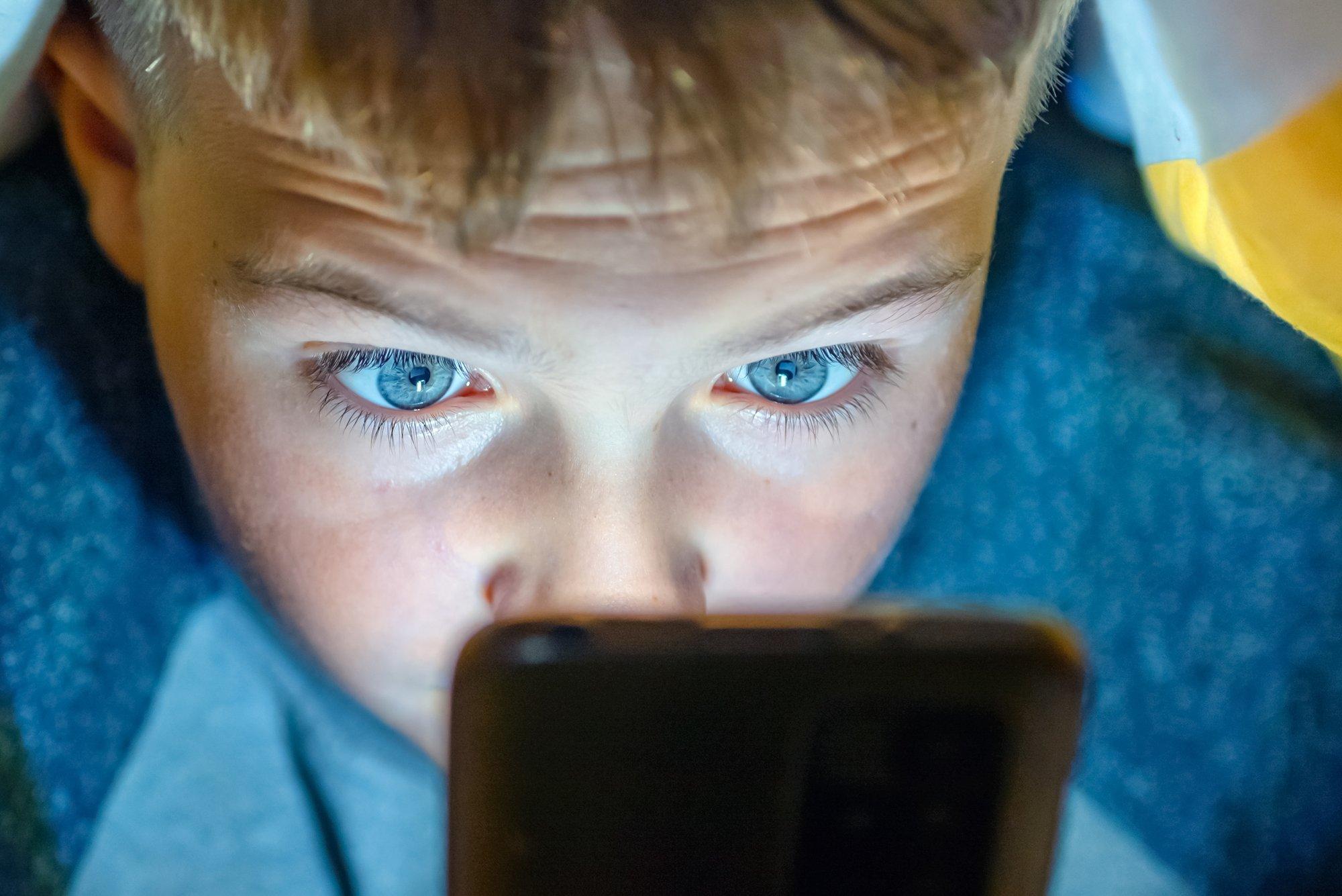 Vähendab suhtlusoskust ja võimet reguleerida emotsioone. Kuidas aru saada, et veedad telefonis liiga palju aega?