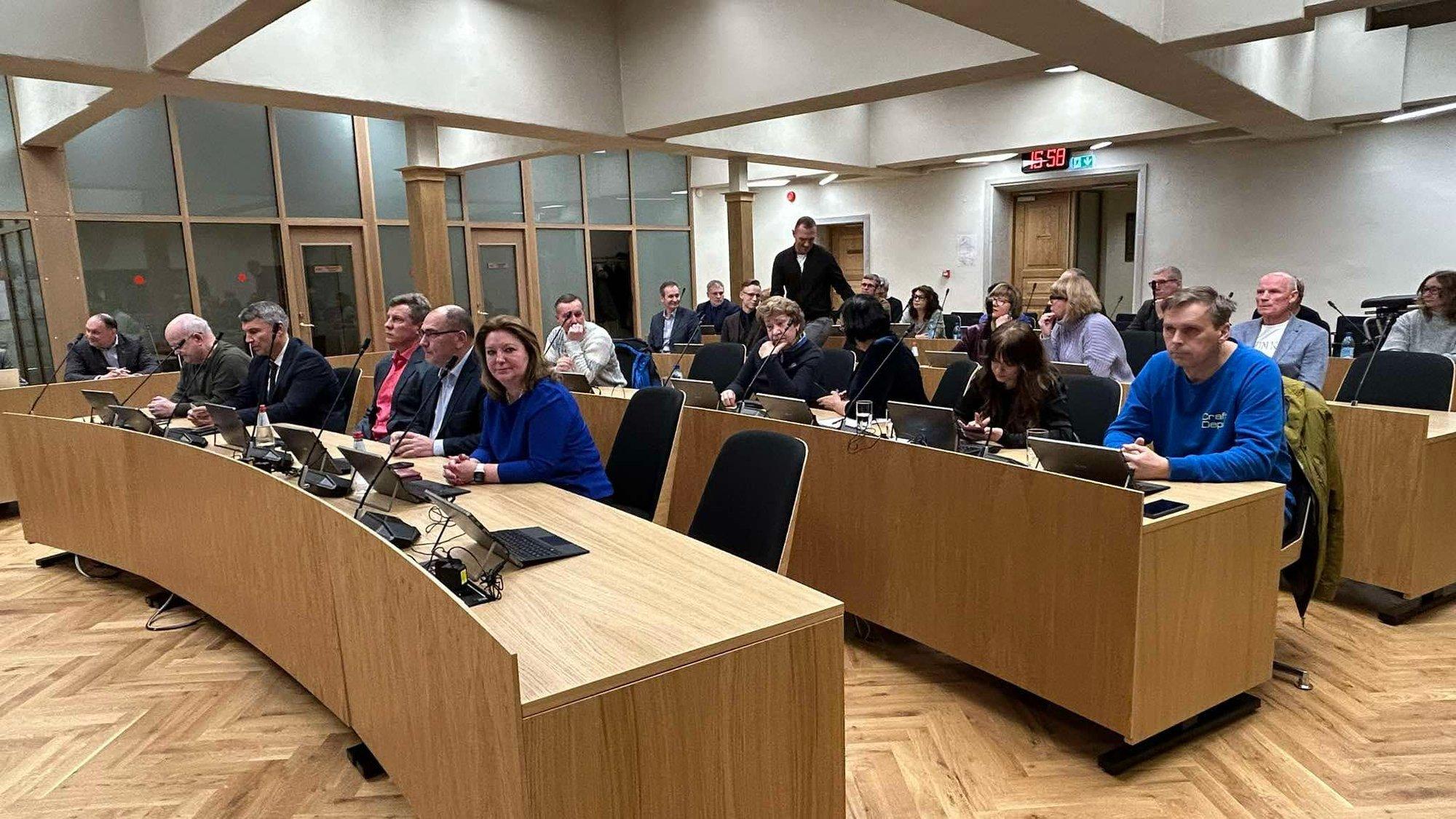 VIDEO | Narva volikogu kinnitas uue linnavalitsuse ametisse