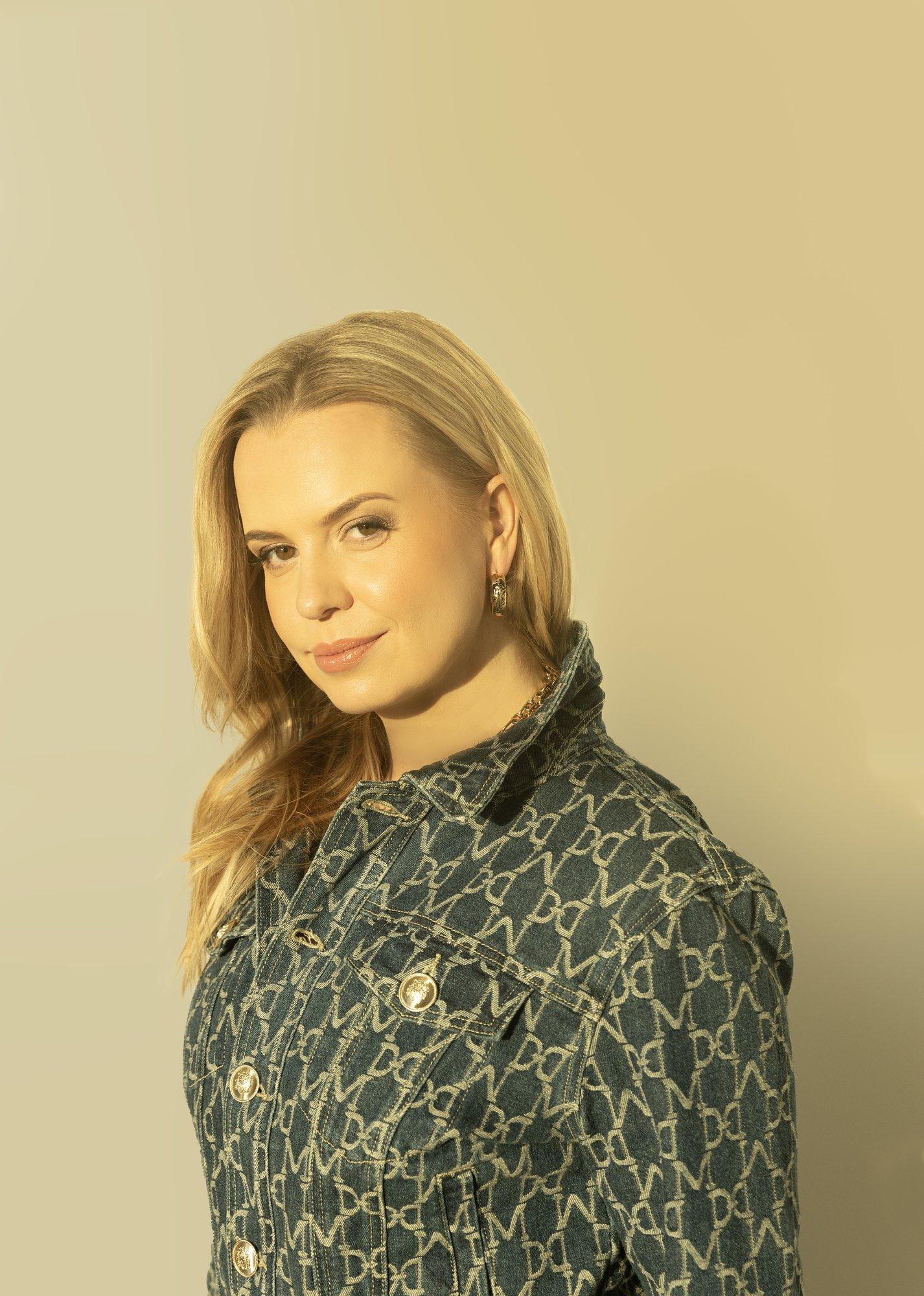 „Kui tütar oli paariaastane, mõtlesin ennast vaadates, et ilu olen küll emaks saades lapsele ära andnud.“ Nele-Liis Vaiksoo ilust, tööst ja naiseks olemisest