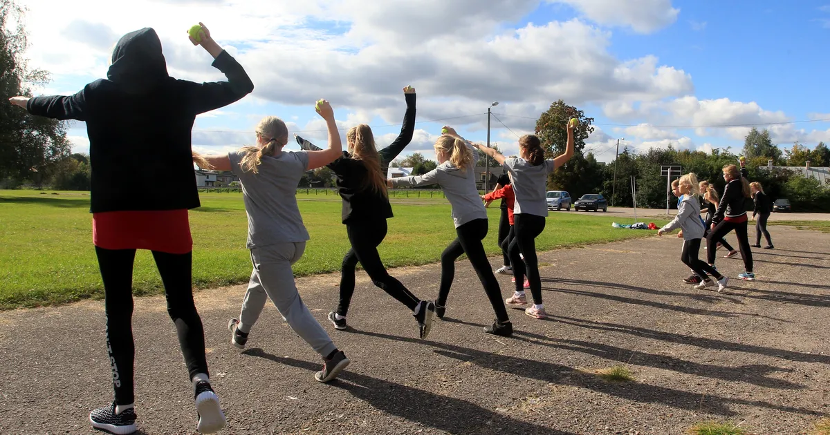 JAANUS KRIISK ⟩ Kehaline kasvatus au sisse!