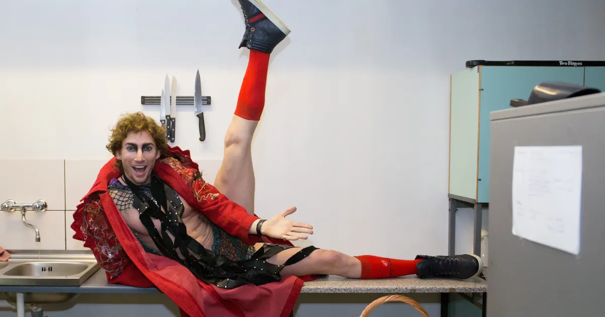 «Alati näpitakse ka mu kanni, aga seekord piirdus sõu ainult laulmisega!» Strippar Marco hullutas rahvast aastavahetusel Soho hotellis