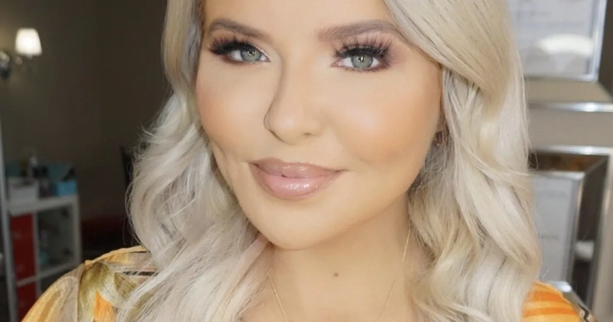 PALJU ÕNNE ⟩ Ilusüstide kuninganna Marju Karin tähistab sünnipäeva: hommikul äratati mind laulu, lillede ja sefiiritordiga üles!