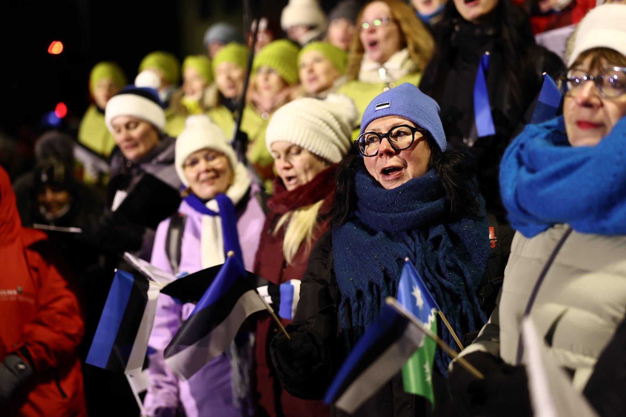 FOTOD | Otepää oli taaskord puupüsti rahvast täis! Talveöölaulupidu tõi kohale tuhanded huvilised