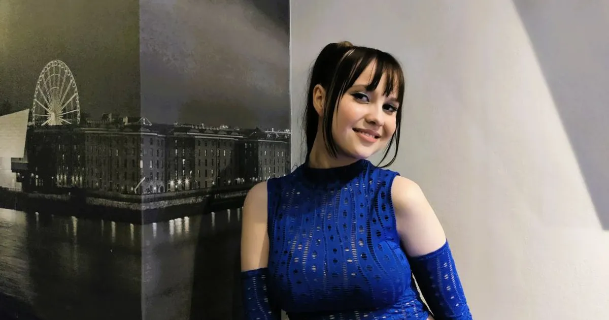 SEKSIKAD KLÕPSUD ⟩ Laulja Alika Milova tõmbas EMA gala puhul selga kuuma kleidi ja pani jalga strip kingad: sättisin kokku poolteist tundi!