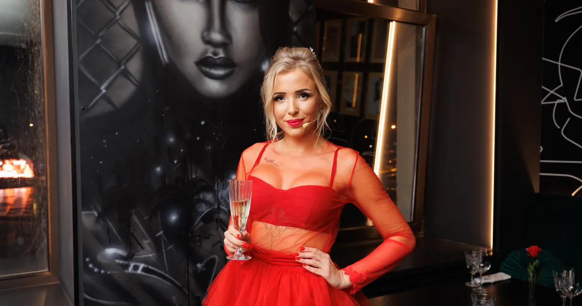 FOTOD ⟩ Brigita Anton poseeris salapärase mehe süles: see on minu kallis issi, mitte mu peika!