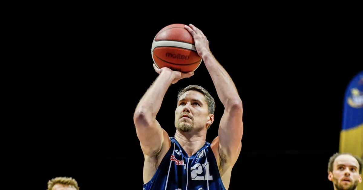 Eesti korvpallikoondislane jättis vigastuseohu tõttu mängu igaks juhuks pooleli