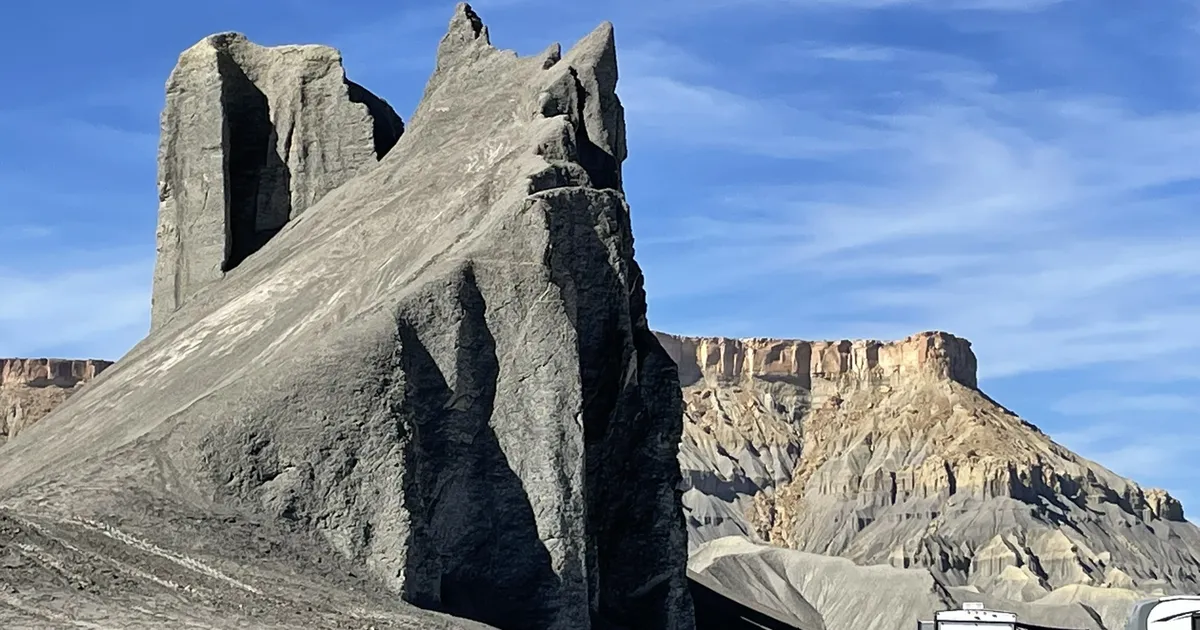 Kuidas on võimalik keset Marsi-laadset maastikku pidada kallist motelli?