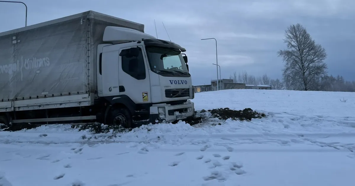 Talvised teeolud põhjustasid Sauga ringilt väljasõidu