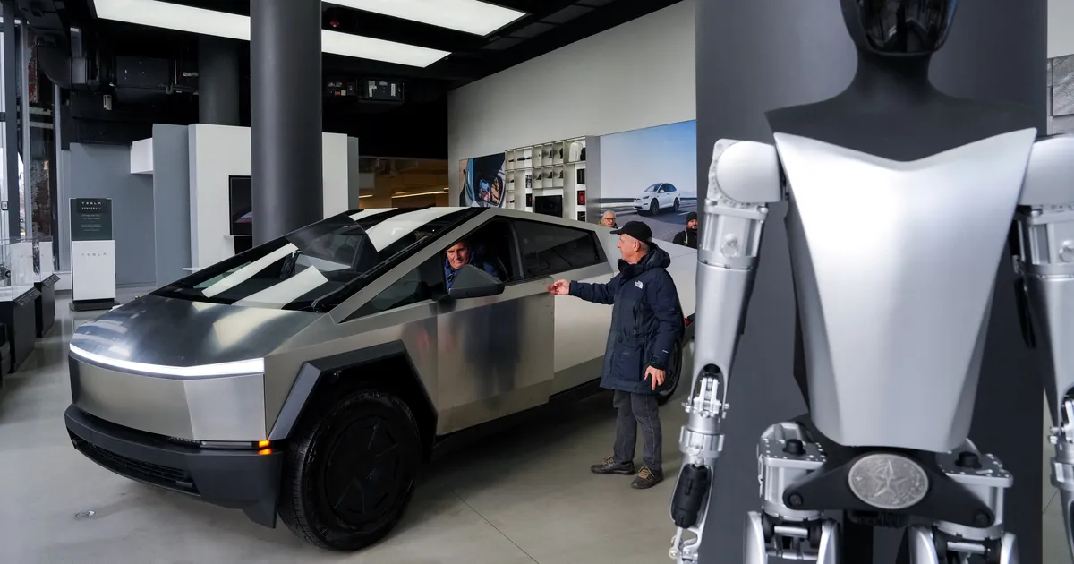 Tesla müük langes esmakordselt aastakümne jooksul, aktsia hind kukub