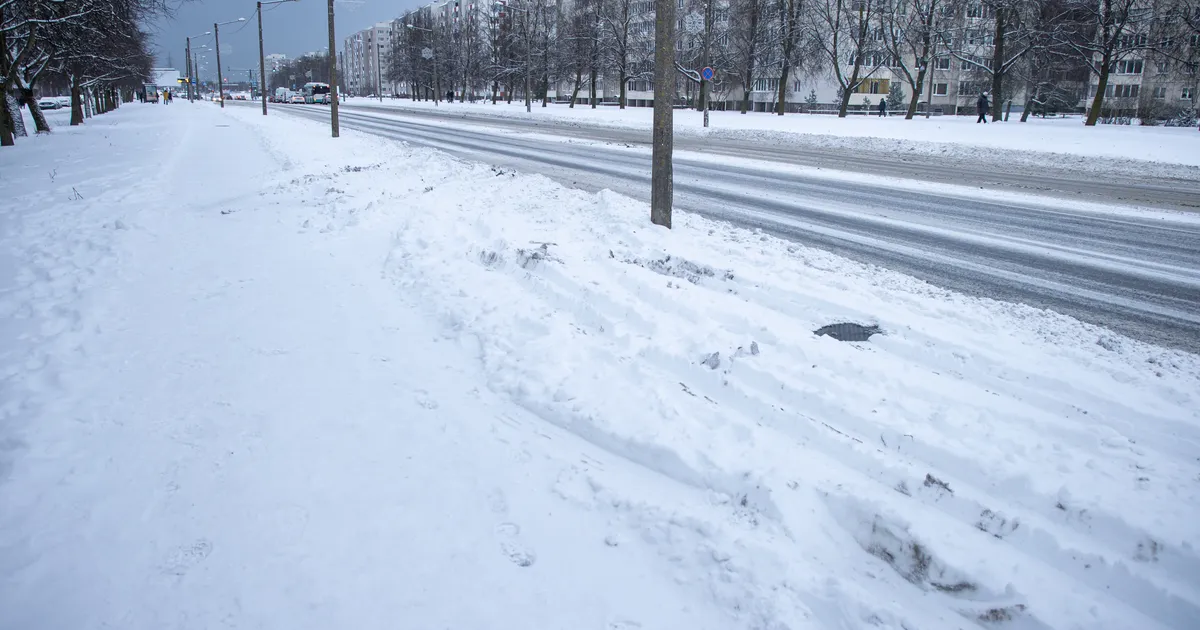 FOTOD ⟩ Lasnamäel toimus reka, bussi ja sõiduauto osalusel kolmikavarii